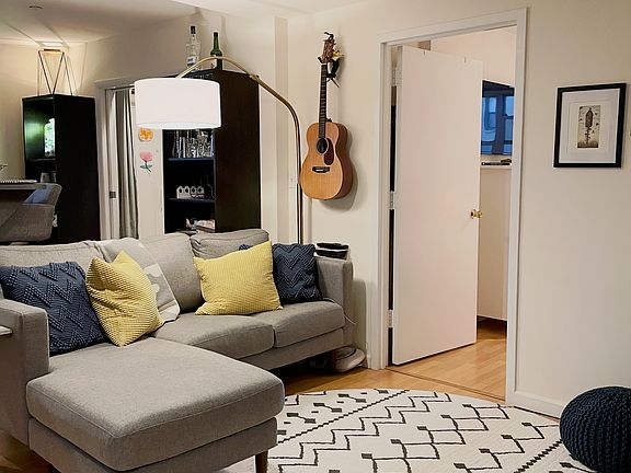3rd image of 2737 27th St APT 4I