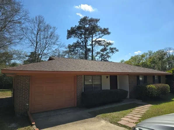 14 Verna Cir, Daleville, AL 36322