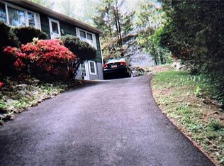 23 Hillside Ave, Tuxedo Park, NY 10987