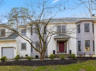 10 Radcliffe Dr, Voorhees, NJ 08043