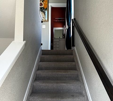 Stairs leading to Main Level