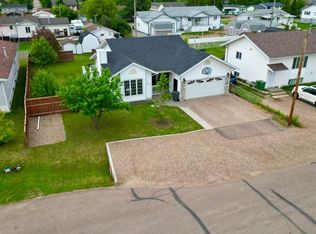 10209 N 103rd Ave, Mackenzie County, AB T0H 2H0