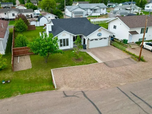 10209 N 103rd Ave, Mackenzie County, AB T0H 2H0