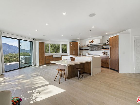 4th image of 21423 Colina Dr