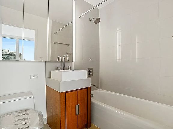 5th image of 450 W 17th St APT 1606