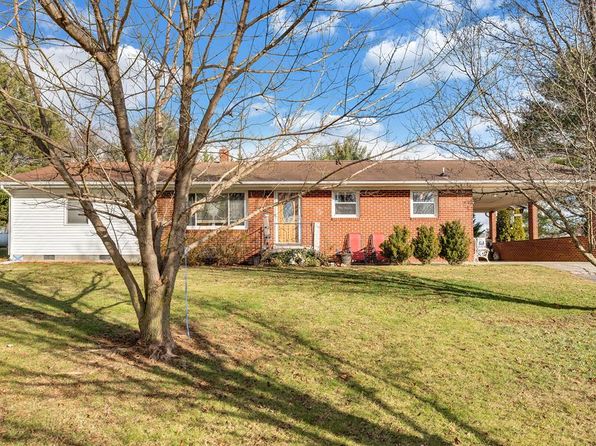 334 Fairview St, Bland, VA 24315