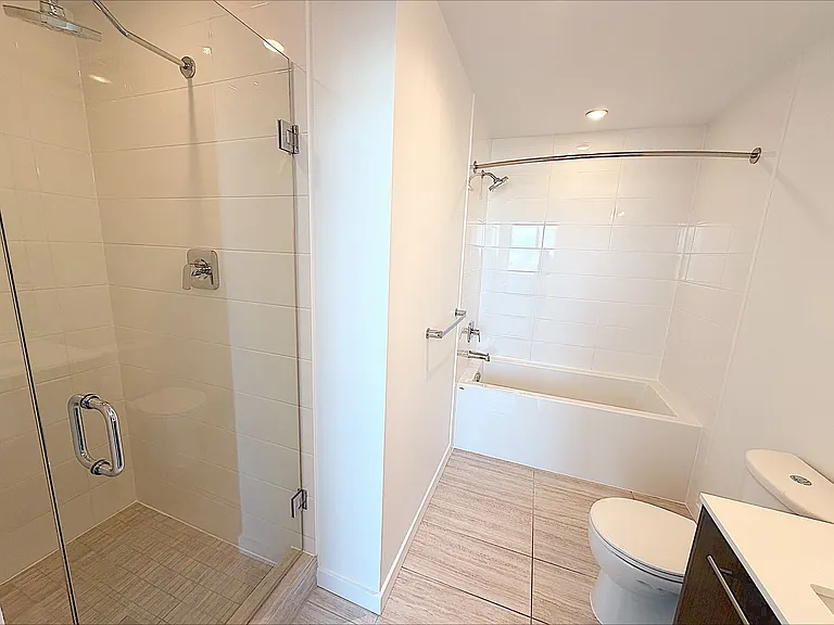 97 W Georgia St #2502 — Photo 19