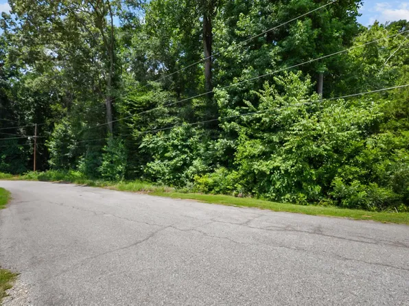Westminster Ave, Laurens, SC 29360