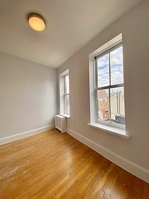 Rented by Waverly Realty Associates | media 20