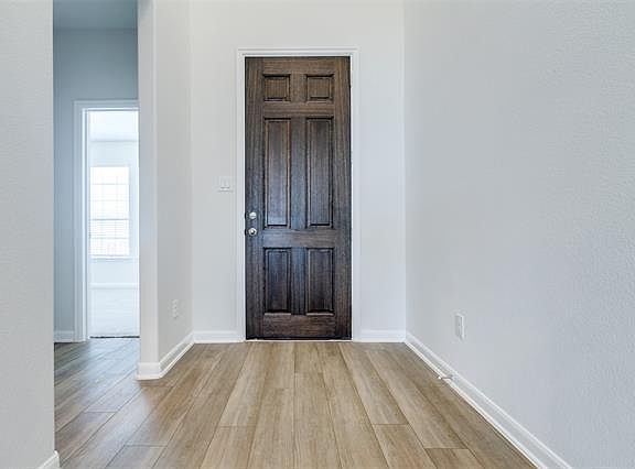 3rd image of 5609 Deer Run Dr
