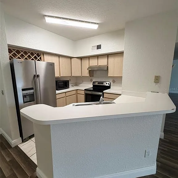822 Camargo Way #204 — Photo 4