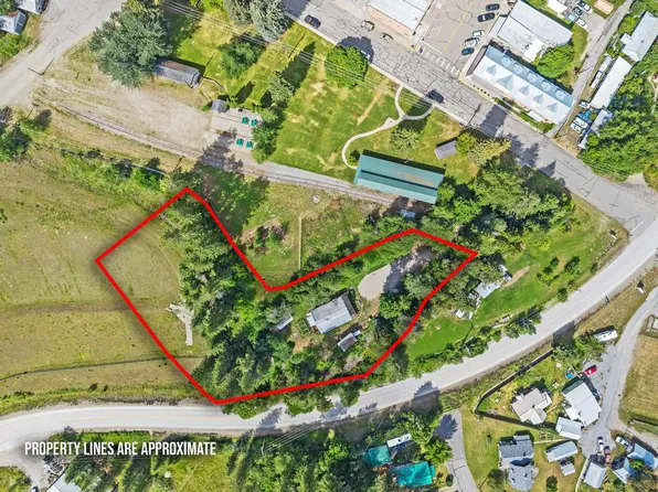 102 Washington St, Metaline Falls, WA 99153