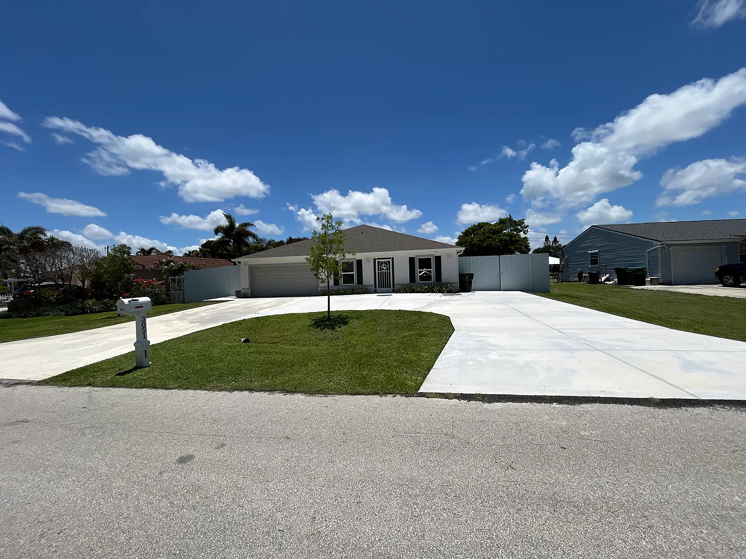 3051 SE East Blackwell Dr — Photo 1