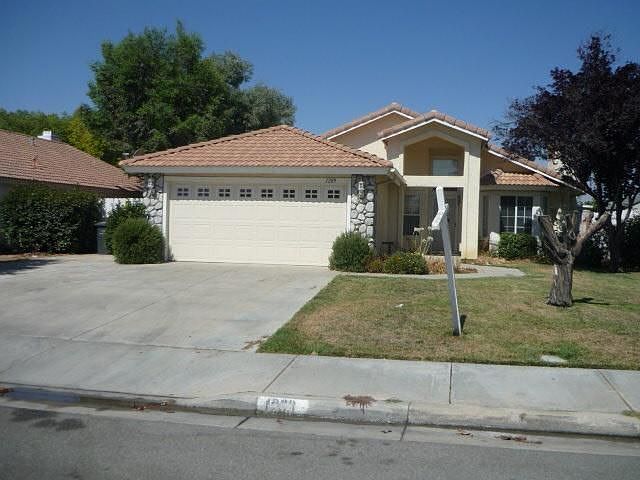 2nd image of 1289 Moonstone St