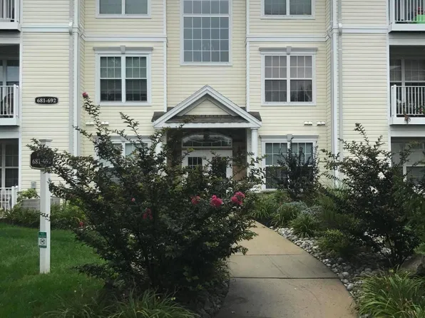 683 Saint Andrews Pl, Englishtown, NJ 07726