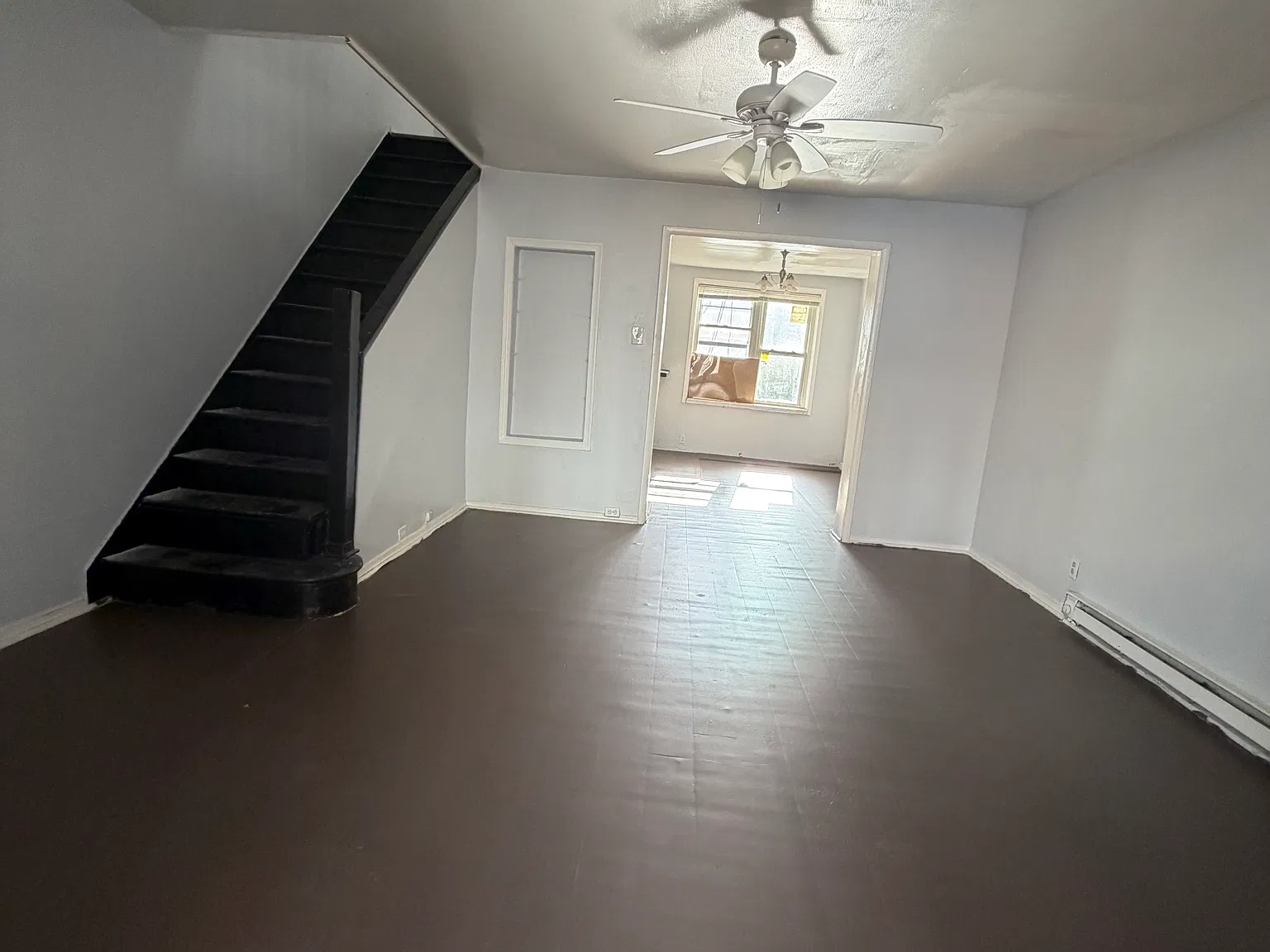 3 bed, $1,300 — Photo 1