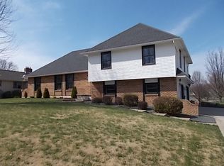 657 S Lake Dr, Marshall, MO 65340