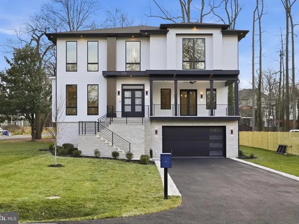 6913 Berkeley St, Falls Church, VA 22043