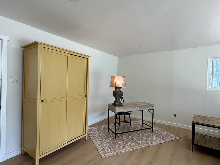 1300 Oak Ave #3 — Photo 6