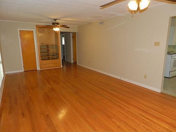 3rd image of 112 Sunny Ln