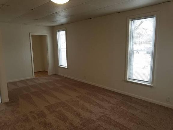 2nd image of 602 5th St #1/2
