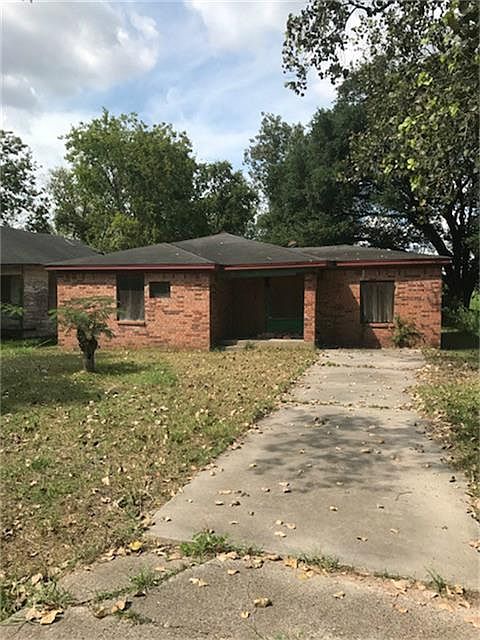 1st image of 221 Calloway St