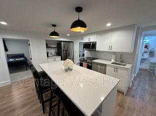 736 Elliot Ave #2, Kelowna, BC V1Y5T1