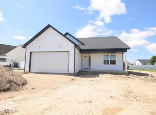 565 Elizabeth Dr, Owosso, MI 48867