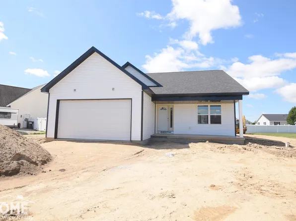 565 Elizabeth Dr, Owosso, MI 48867