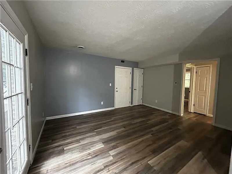 2 bed, $650 — Photo 3