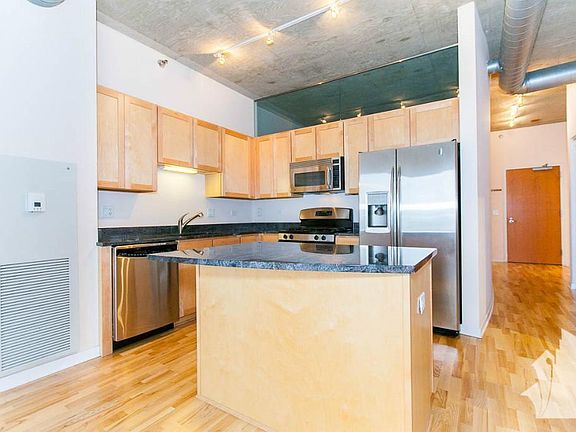 4th image of 700 N Larrabee St #813A
