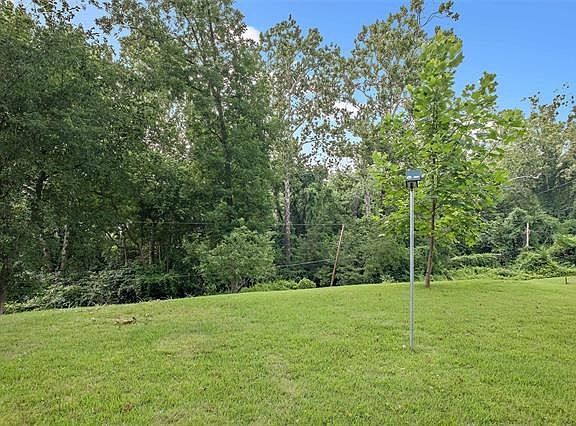 2nd image of 21 Colchester Dr