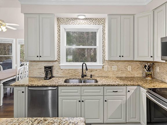 5th image of 7905 Pony Pasture Ct