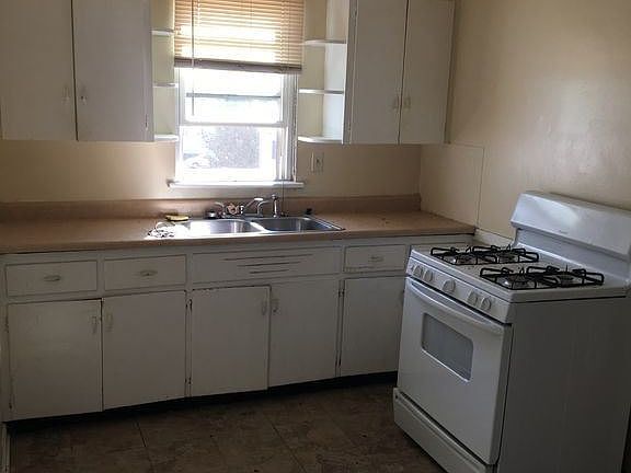 3rd image of 4011 Elm St APT 4R
