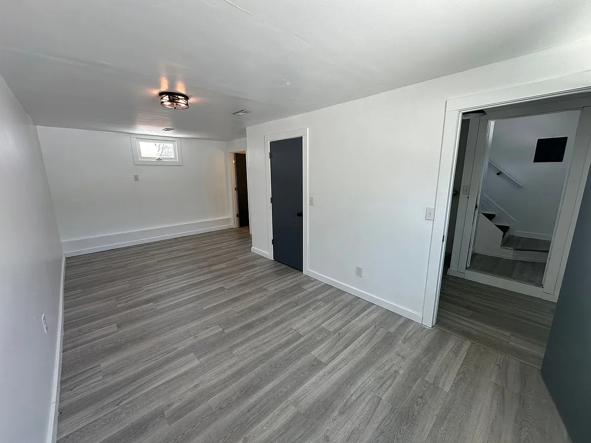 Building Photo - 5836 E Ln