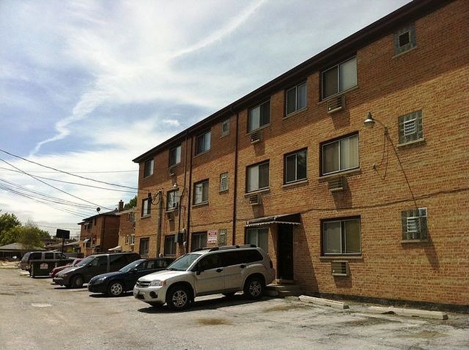 2nd image of 371 Yates Ave APT 12
