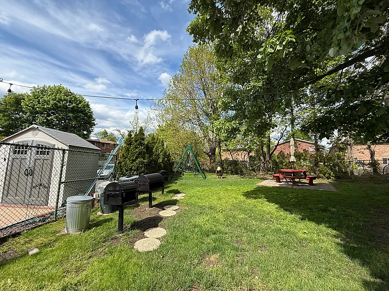 4727 Little Neck Pkwy #L4 — Photo 17