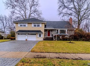 197 Country Club Dr, Oradell, NJ 07649