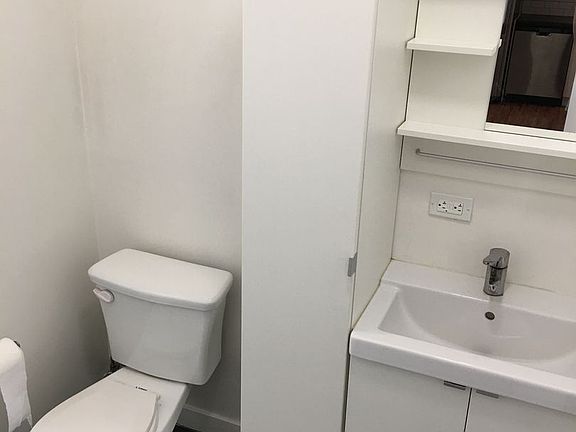 4th image of 2431 Sichel St APT 107