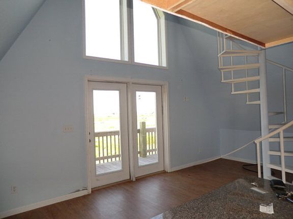 3rd image of 4221 Butterfly Ln