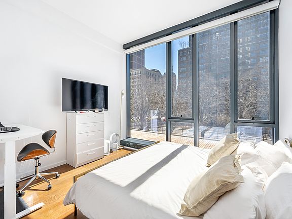 4th image of 570 Broome St #3B