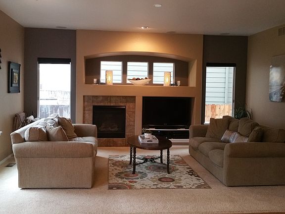 Living room w/ fireplace