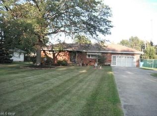 921 Sharondale Dr, Amherst, OH 44001