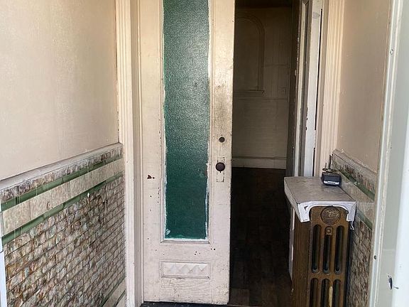 3rd image of 1512 W Glenwood Ave