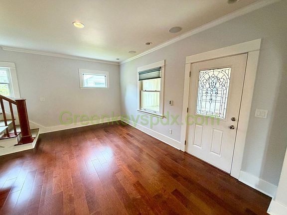 5th image of 1733 N Alberta St