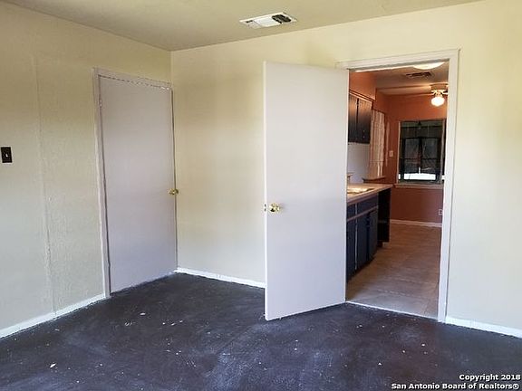 5th image of 5834 Wayview St
