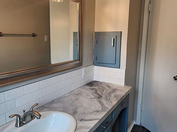 2nd image of 543 S Georgie Ave