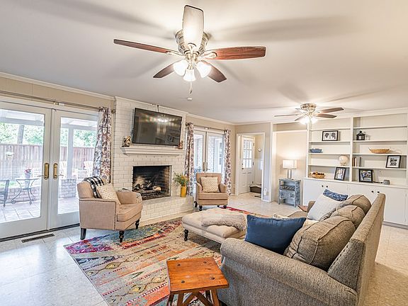 4th image of 2359 Sul Ross St