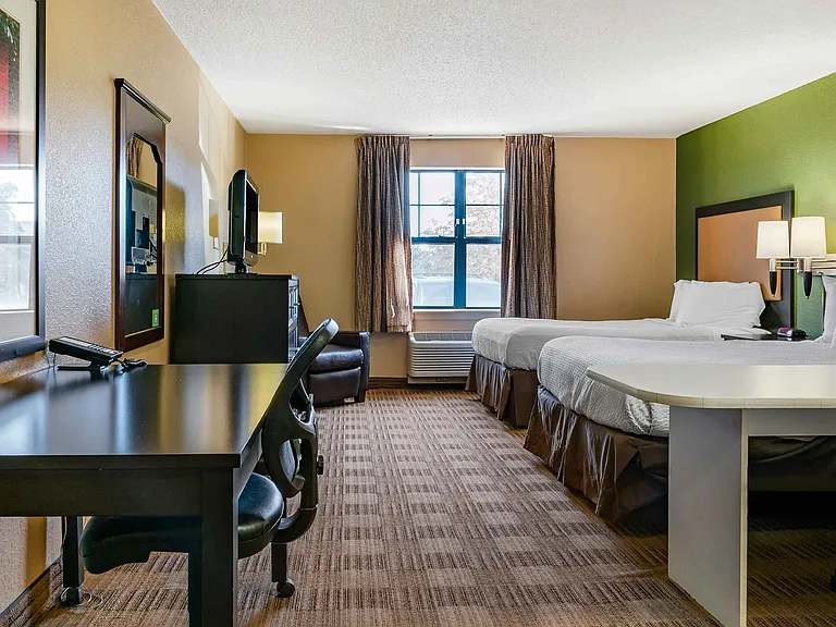 Studio Suite - 2 Full Beds