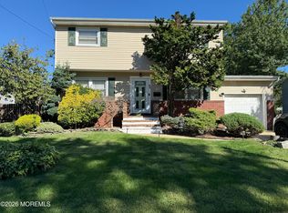 42 Dartmouth Drive, Hazlet, NJ 07730